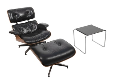 EAMES LOUNGE CHAIR AND OTTOMAN AND A NON-MATCHING SIDE TABLE Mid-20th Century Chair back height 32".