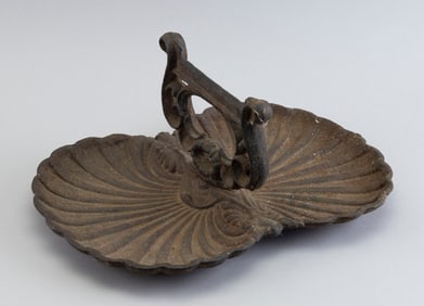 LATE VICTORIAN CAST IRON BOOT SCRAPER Circa 1900 Height 6.5". Length 14".