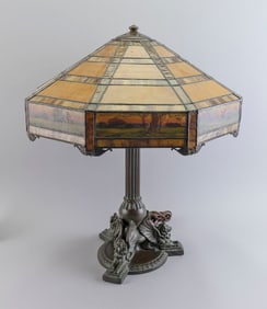 HANDEL SHADE AND LAMP BASE Connecticut, 20th Century Base height 26". Shade height 13". Diameter