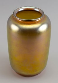 DURAND IRIDESCENT ART GLASS VASE New Jersey, 20th Century Height 10".