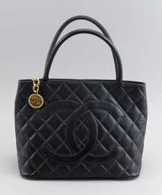 CHANEL BLACK CAVIAR LEATHER MEDALLION TOTE BAG 1997-1999 Height 9.5". Length 12.25". Width 5.75".