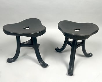 PAIR OF THEBES STOOLS IN THE MANNER OF ADOLF LOOS (1870-1933) 20th Century Heights 15". Lengths 15".
