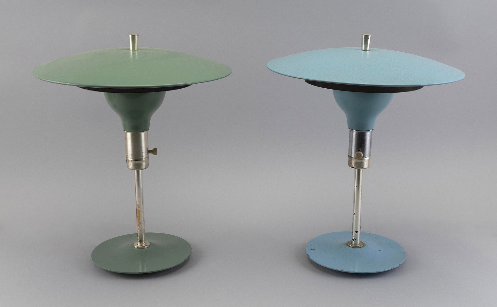 PAIR OF SIGHT LIGHT CORP. ART DECO TABLE LAMPS Connecticut, Circa 1940 Heights 14.5". (1 of 2)