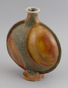 STUDIO POTTERY FLASK VASE (Late 20th Century) Flounder-form brown and gray salt glaze stoneware