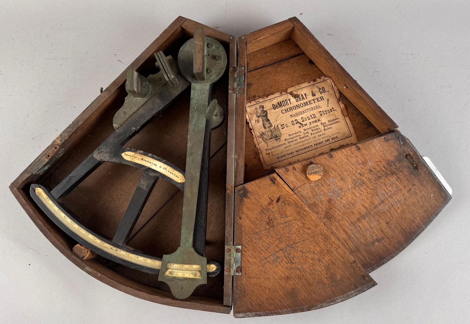 SPENCER, BROWNING & CO. CASED SEXTANT London, Mid- to Late 19th Century Case height 3.5". Length (1 of 8)