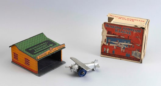 LOUIS MARX & CO. "MUNICIPAL AEROPLANE HANGAR" TOY Circa 1930 Box height 3".