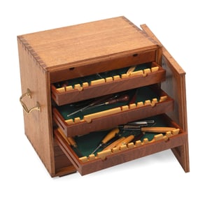 OAK MACHINIST'S CHEST 20th Century Height 20". Width 19". Depth 13.5".