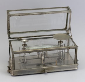 TORSION BALANCE COMPANY NICKEL-PLATED APOTHECARY SCALE 20th Century Height 6.75". Length 12.5".