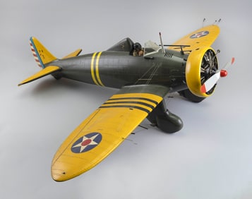 MODEL OF A BOEING P-26 PEASHOOTER 20th Century Height 13". Length 34". Wing span 42".