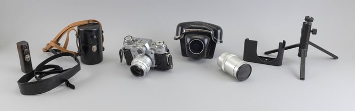ZEISS IKON CONTAREX SLR FILM CAMERA WITH ORIGINAL CASE, PLUS LENSES AND ACCESSORIES Length 6.5".