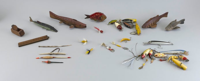 COLLECTION OF FISHING LURES 20th Century