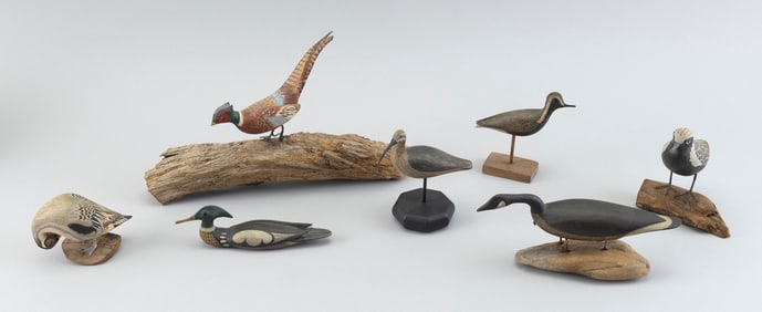 SEVEN MINIATURE BIRD CARVINGS 20th Century Heights from 1" to 4".
