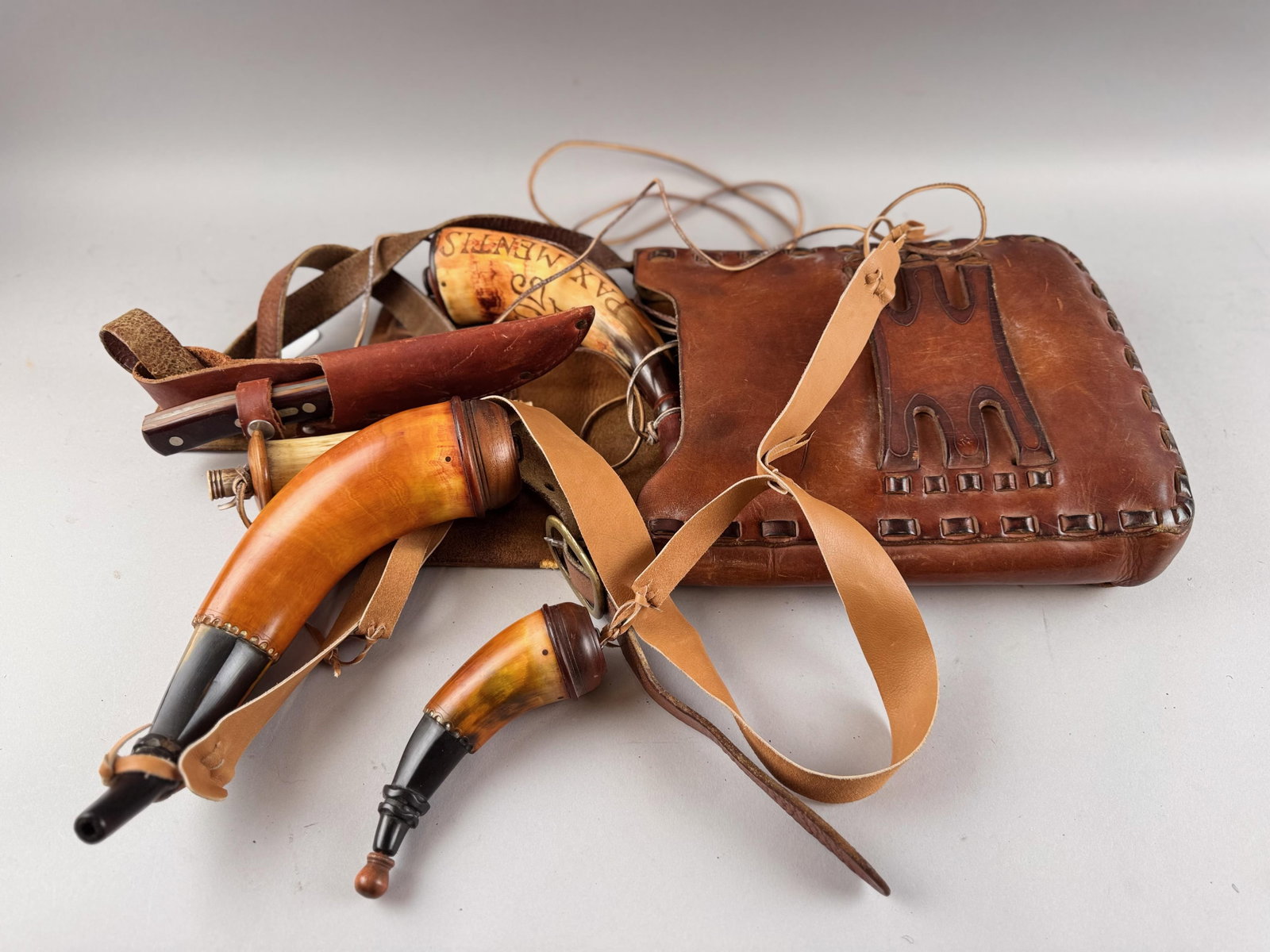 POWDER HORNS AND OTHER HUNTING PARAPHERNALIA Late 20th Century Lengths from 6" to 8". (1 of 4)