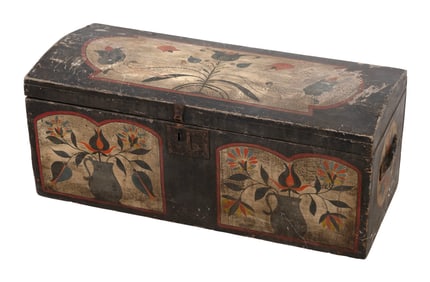 PENNSYLVANIA PAINT-DECORATED LIFT-TOP CHEST 19th Century Height 14". Width 22". Depth 14".
