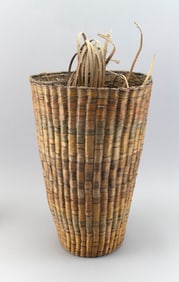 SHAKER BASKET Late 19th Century Height 18".