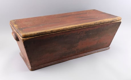 RED PAINTED PINE DOUGH BOX 19th Century Height 10.5". Width 29". Depth 13.5".