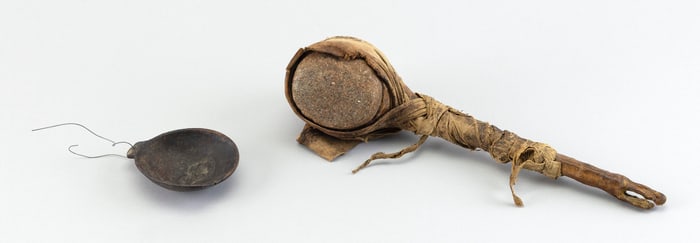 INDIAN WAR CLUB AND BURLWOOD CANOE CUP 19th Century Lengths 12" and 4".