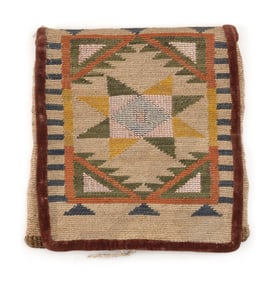 NEZ PERCE NATIVE AMERICAN CORN HUSK POUCH Early 20th Century 7" x 6.5".
