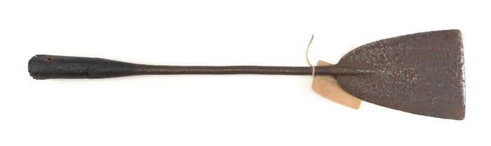 EARLY CUTTING-IN SPADE 19th Century Length 37.75".