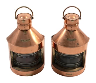 PAIR OF COPPER AND BRASS PORT AND STARBOARD LANTERNS 20th Century Heights 23".