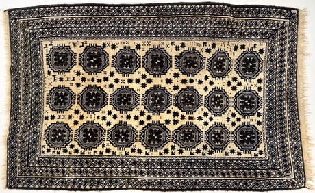 MOROCCAN AREA RUG: 4'1" X 6'6" Late 20th Century