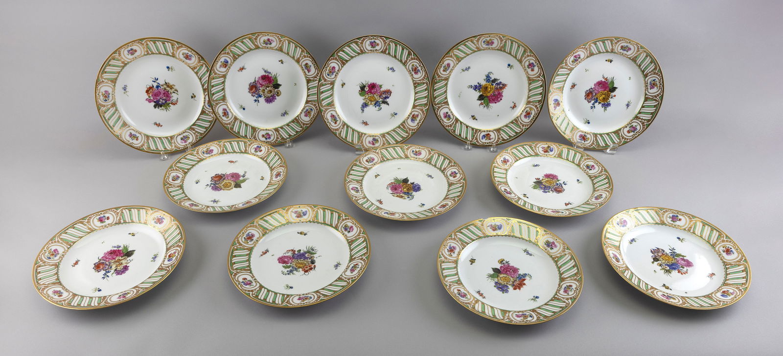 TWELVE ROYAL VIENNA HAND-PAINTED PORCELAIN PLATES Austria, Late 19th/Early 20th Century Diameters (1 of 3)