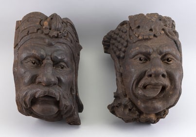 PAIR OF ENGLISH ARCHITECTURAL FIGURAL CARVINGS Late 19th Century Heights approx. 10.5". Depths