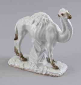 MEISSEN PORCELAIN CAMEL Germany, 20th Century Height 6.5". Length 5.5".