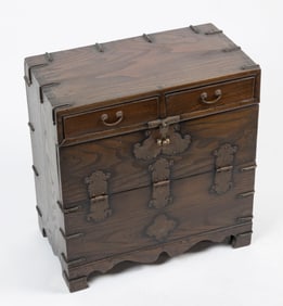 KOREAN FIGURED ZELKOVA WOOD CUPBOARD Early 20th Century Height 21". Width 20". Depth 11".