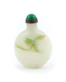 MILK WHITE GLASS SNUFF BOTTLE Late 19th Century Height 2".
