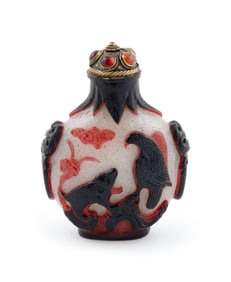 OVERSIZED DOUBLE CUT OVERLAY GLASS SNUFF BOTTLE Late 19th Century Height 3".