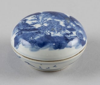 CHINESE BLUE AND WHITE PORCELAIN SEAL PASTE BOX 19th Century Diameter 3".