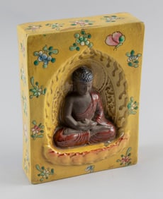 CHINESE FAMILLE JAUNE AND YIXING POTTERY WALL SHRINE 19th Century Height 9". Width 6.5". Depth 2".