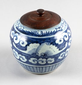 CHINESE BLUE AND WHITE PORCELAIN COVERED JAR 19th Century Height 5". Diameter 5.5".