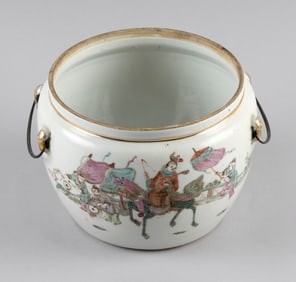 CHINESE FAMILLE ROSE PORCELAIN POT Early 20th Century Height 5.5". Diameter 6.5".