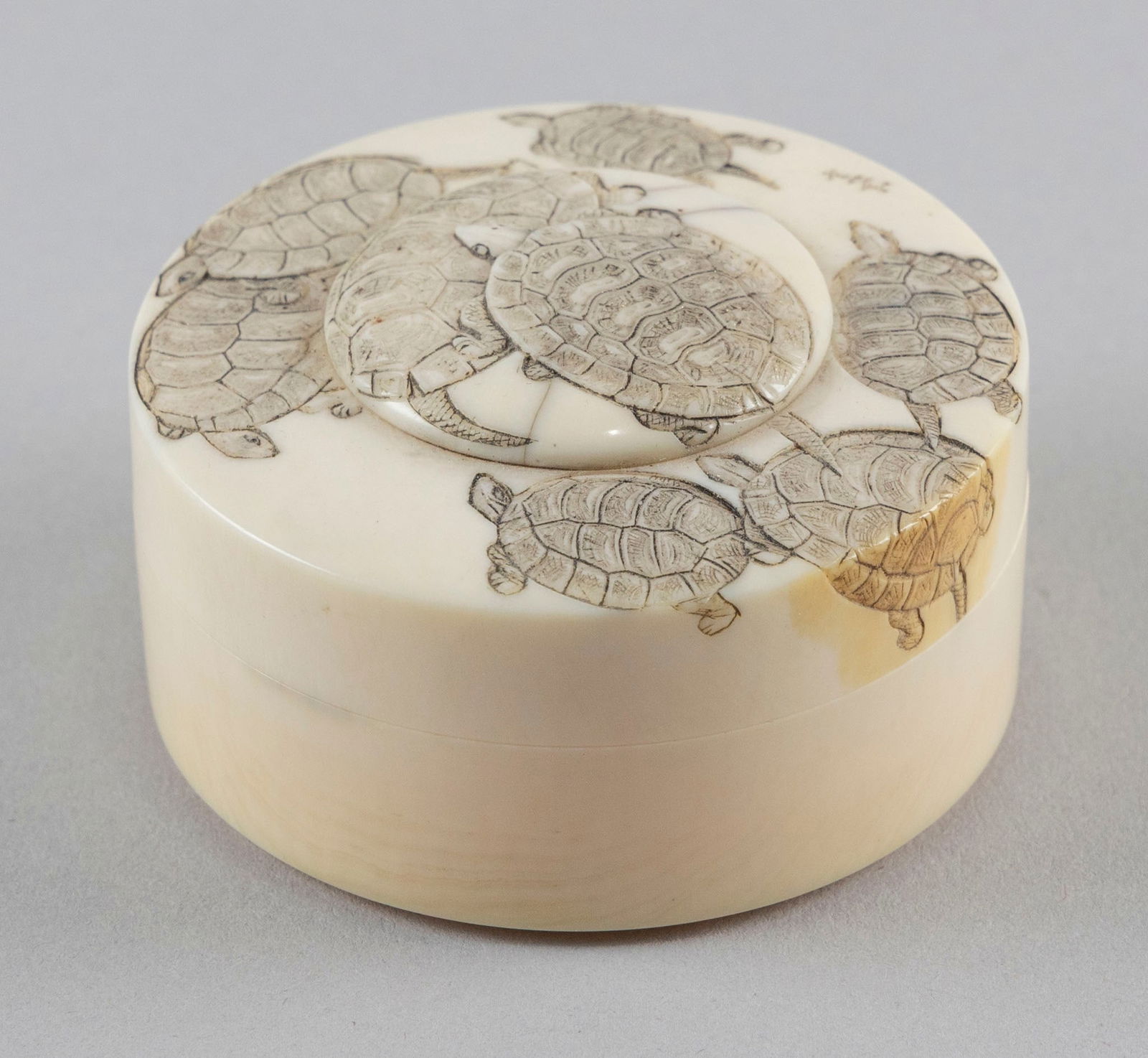 JAPANESE CARVED IVORY BOX 19th Century Height 1". Diameter 2.5". (1 of 3)