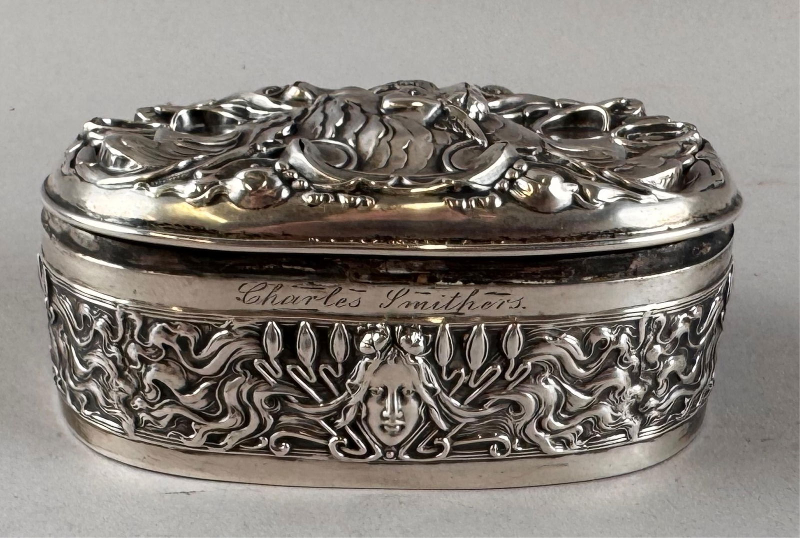 UNGER BROTHERS ART NOUVEAU STERLING SILVER RING BOX New Jersey, Late 19th Century Approx. 4.7 troy