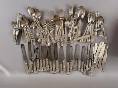 DOMINICK & HAFF "MAZARIN" STERLING SILVER FLATWARE SET FOR TWELVE New York, Early 20th Century