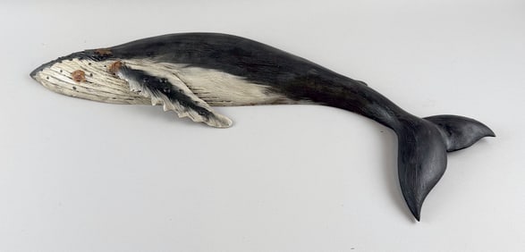 ROGER MITCHELL CARVED AND PAINTED WOODEN HUMPBACK WHALE Massachusetts, Contemporary Length 26".