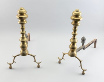 PAIR OF BRASS ANDIRONS America, Circa 1800 Heights 20.5". Depths 20.5".