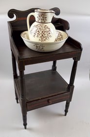 SHERATON GRAIN-PAINTED WASHSTAND WITH WASHBOWL AND PITCHER Early 19th Century Height 40". Width 19".