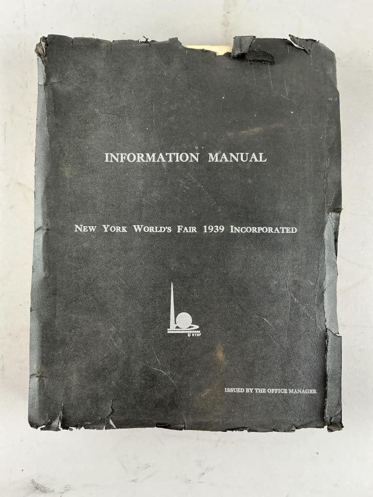 RARE OFFICIAL GUIDEBOOK FOR THE 1939 NEW YORK WORLD'S FAIR 11.25" x 9". (1 of 3)