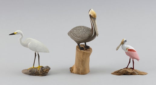 THREE HAROLD GIBBS MINIATURE BIRDS Barrington, Rhode Island, 1866-1970 Heights from 3" to 5".