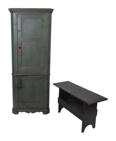 TWO PIECES OF PAINTED PINE FURNITURE Late 20th Century Heights 23" and 79".
