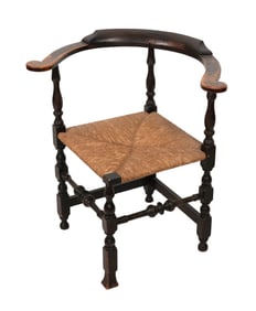 PAINTED MAPLE ROUNDABOUT CHAIR Likely Massachusetts, Late 18th Century Back height 29.5". Seat