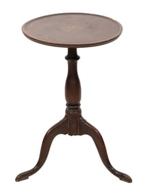 CHIPPENDALE INLAID MAPLE DISH-TOP CANDLESTAND 18th Century Height 26.75". Diameter 16.75".