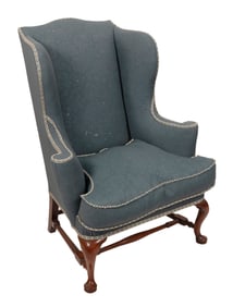 QUEEN ANNE WALNUT EASY CHAIR Massachusetts or New Hampshire, Circa 1760-1780 Back height 47.5". Seat
