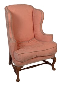 QUEEN ANNE WALNUT AND MAPLE EASY CHAIR New England, 18th Century Back height 46". Seat height 14".