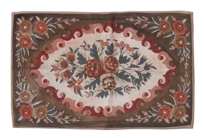 FLORAL HOOKED RUG Early 20th Century 29" x 45".