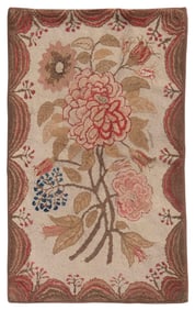 FLORAL HOOKED RUG Early 20th Century 32" x 52".